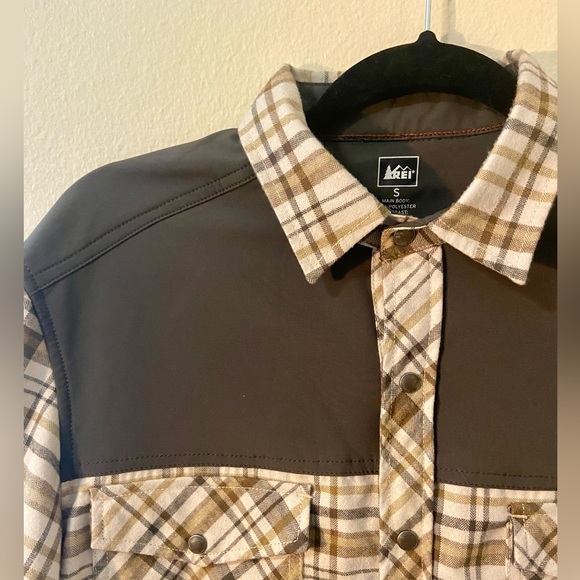 REI Plaid Snap Button Flannel Shirt w Brown Shoulder Contrast - Picture 2 of 7